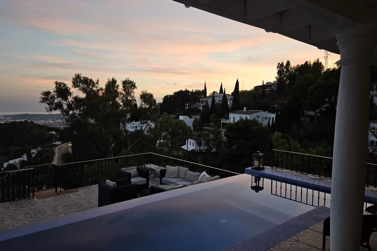 Uniek uitzicht over Mijas vanaf het terras van Villa Pureza